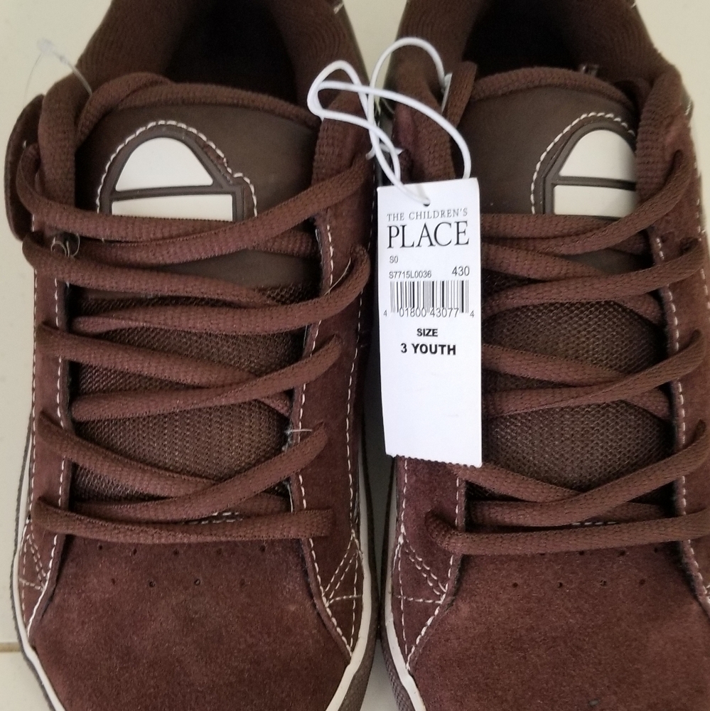 Boys skate shoe